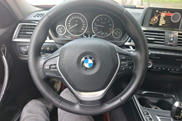 Used BMW 3 Series 2017 320Li Fashion Model Steering Wheel