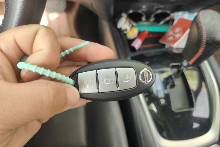 Used Nissan X-Trail 2014 2.0L CVT Comfort Edition 2WD Vehicle Key