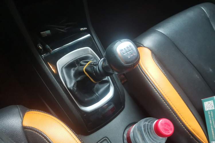 Used Baojun 310 2017 1.5L Manual Luxury Model Gear Lever