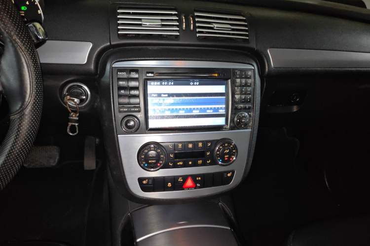 Used Mercedes-Benz R-Class 2011 R 300 L Business Model
