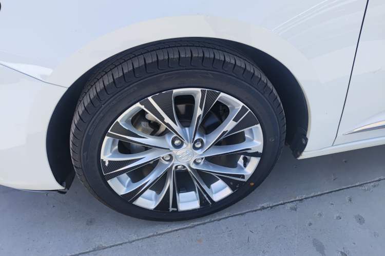 Used Buick Verano 2017 Sedan 20T Dual-Clutch Flagship Model
