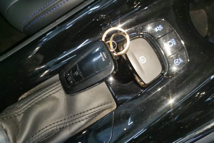 Used Toyota C-HR 2021 2.0L Luxury Edition Interior 1