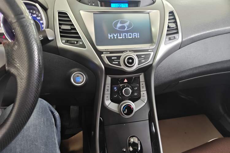 Used Hyundai Elantra (5th Generation / Langdong) 2015 1.6L Automatic Leading Model