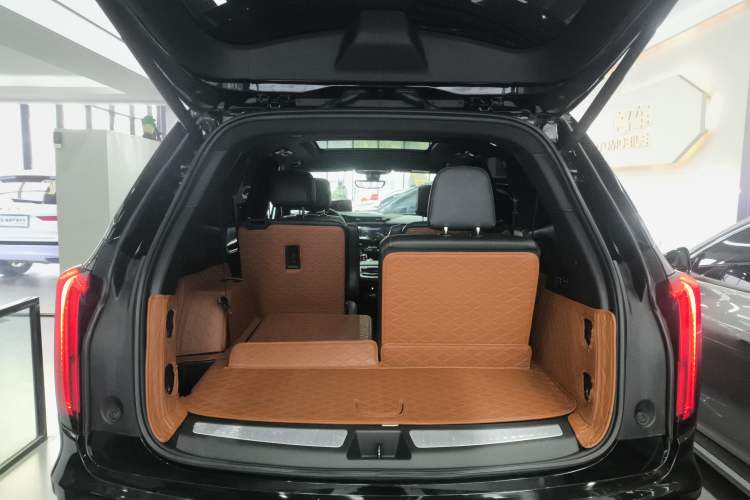 Used Cadillac XT6 2022 2.0T Six-Seater Two-Wheel-Drive Luxury Version
