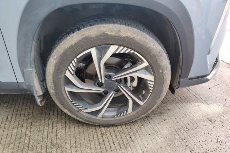 Used Geely Auto Emgrand X7 Sport 2024 1.5TD Dragon Edition Right Front Wheel Hub