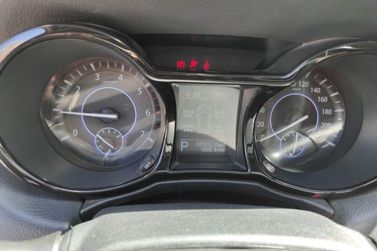 Used JMC Yusheng S350 2016 2.0T Automatic All-Wheel Drive Gasoline Luxury Version with Sunroof 5 Seats Instrument Cluster