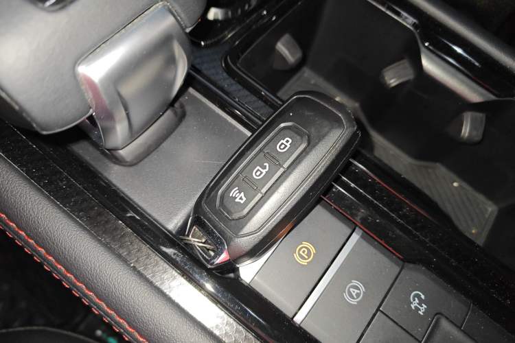 Used JMC DaDao 2023 Fly-Jiang 2.3T Gasoline Automatic 4x4 Boundaryless Model
