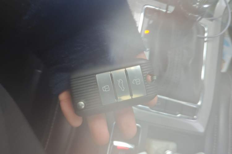 Used Roewe RX5 2016 20T Two-Wheel Drive Automatic Flagship Edition
