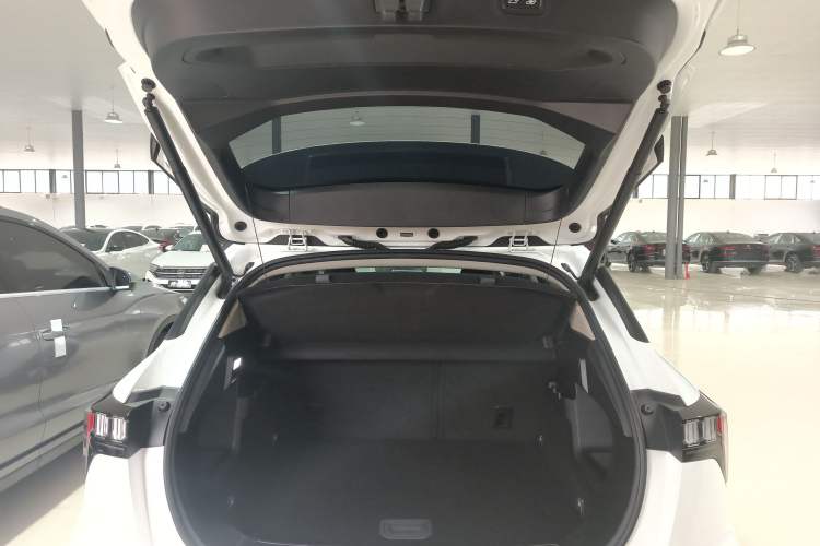 Used Lynk & Co 06 EM-P 2020 PHEV Plus
