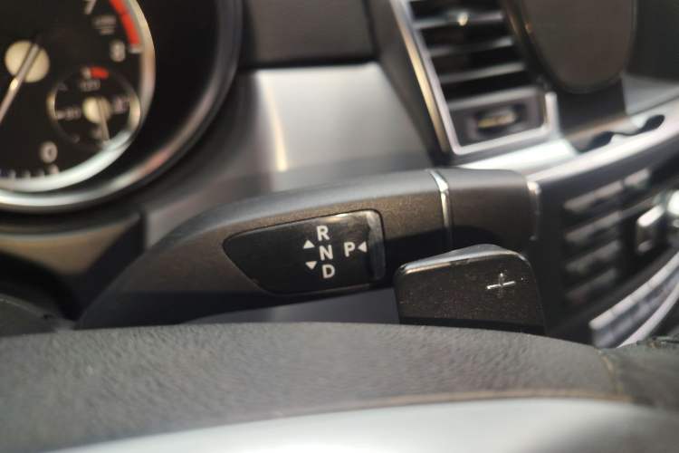 Used Mercedes-Benz M-Class 2012 ML 300