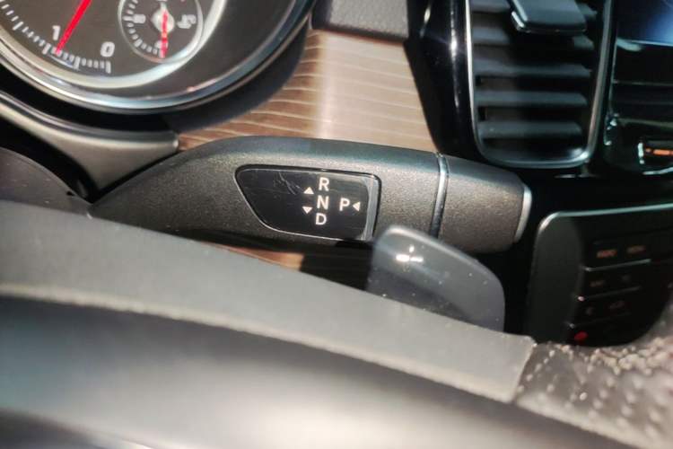 Used Mercedes-Benz GLE 2018 GLE 320 4MATIC Dynamic Edition Collector's Edition Gear Lever