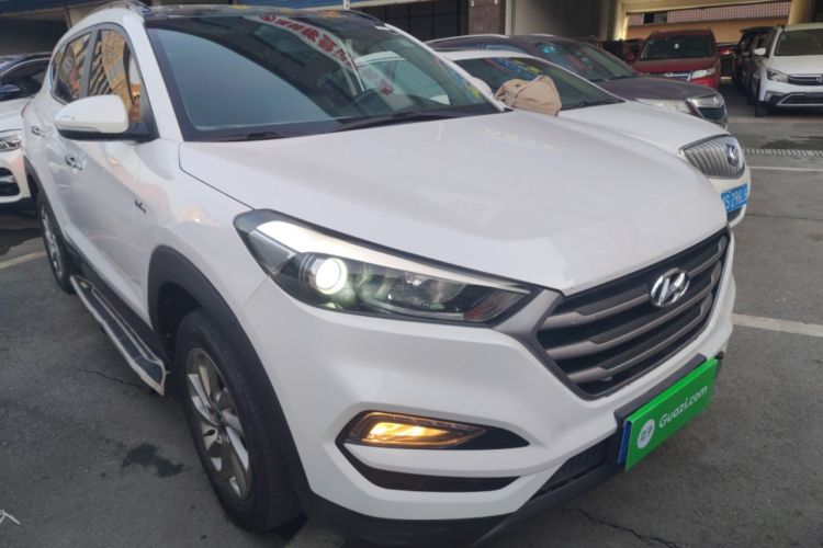 Used Hyundai Tucson 2015 1.6T Dual-Clutch Two-Wheel-Drive Smart Model Front Right 45 Deg