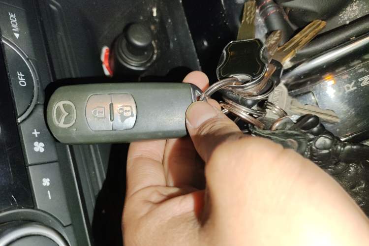 Used Mazda 3 Axela 2014 Hatchback 2.0L Automatic Sport Model