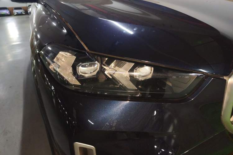 Used BMW X5 2023 xDrive 30Li Luxury M Sport Package
