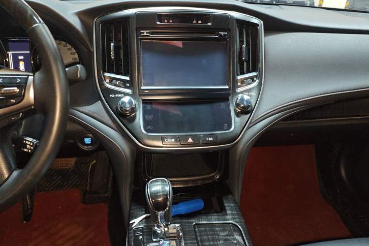 Used Toyota Crown 2015 2.0T Fashion Edition
