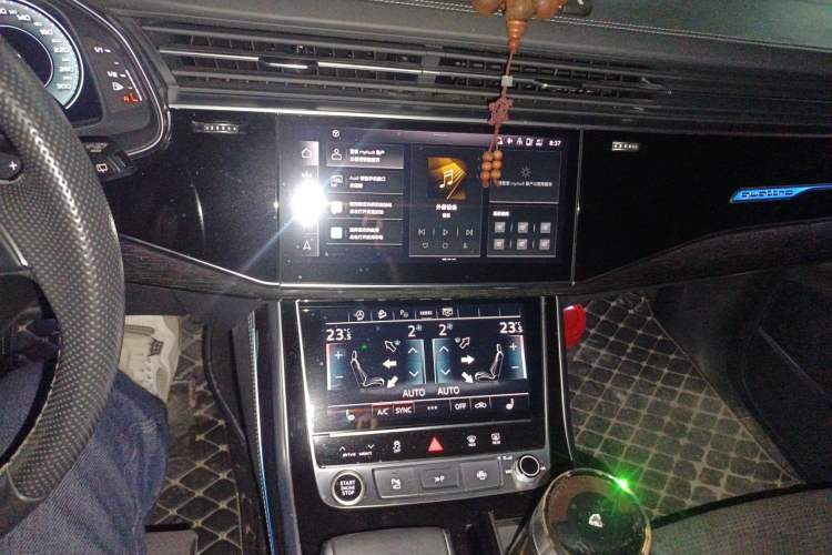 Used Audi Q8 2021 55 TFSI Prestige Dynamic Edition Audio And AC Panel