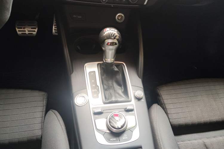 Used Audi A3 2019 Limousine 40 TFSI Sport Version China V Emission Standard Gear Lever