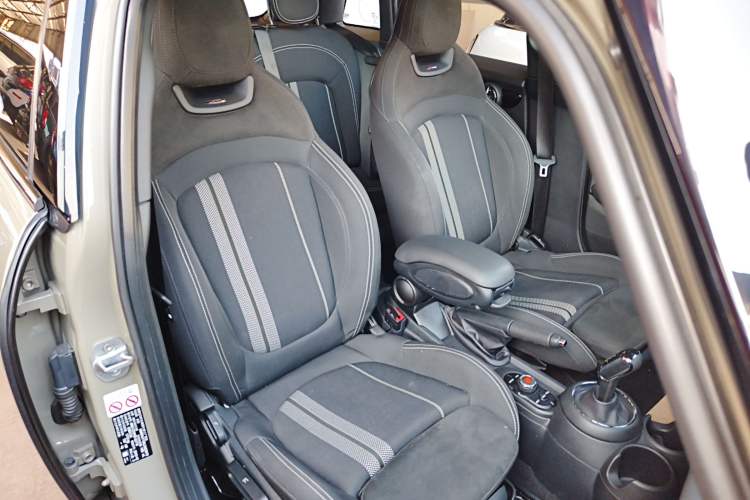 Used MINI MINI 2019 1.5T COOPER Racing Edition Five-Door Model