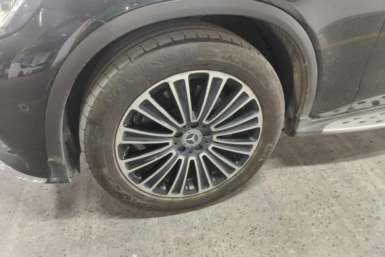 Used Mercedes-Benz GLC 2019 GLC 260 4MATIC Dynamic Edition Left Front Wheel Hub