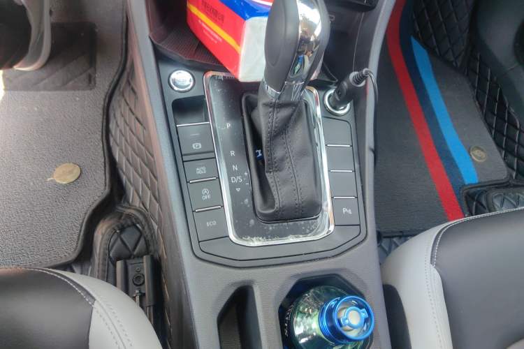 Used Volkswagen Bora 2023 300TSI DSG Prestige Edition Gear Lever