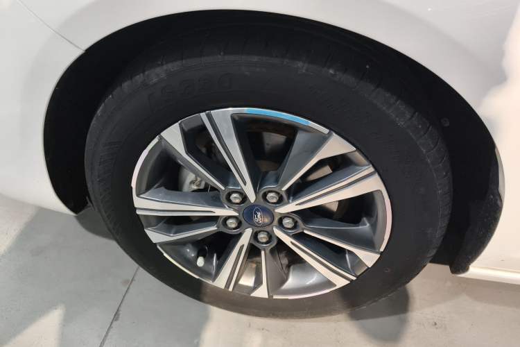 Used Ford Escort 2021 1.5L Automatic Diamond Edition Left Front Wheel Hub