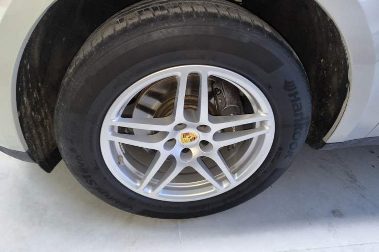 Used Porsche Macan 2021 Macan 2.0T Exterior 4