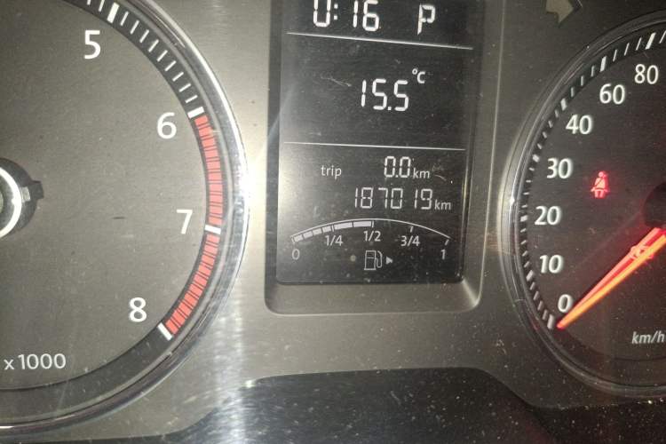 Used Volkswagen Lavida 2013 Revised Version 1.4 TSI DSG Comfort Edition Odometer Close Up