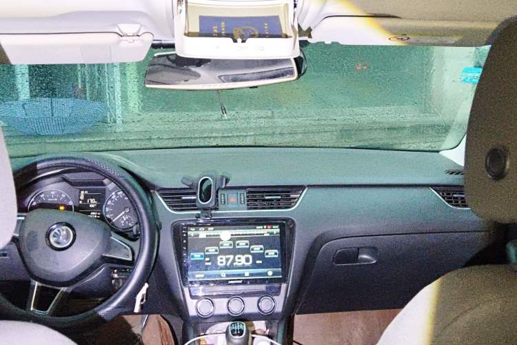 Used Skoda Octavia 2017 Classic Model 1.6L Manual Comfort Edition
