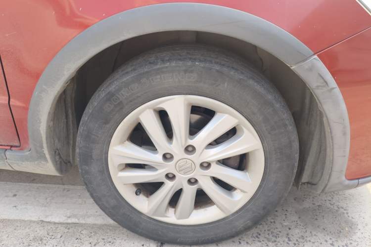 Used Suzuki SX4 2013 1.6L Manual CoolRide Model Right Front Wheel Hub