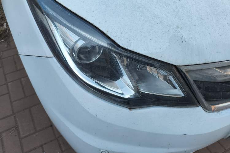 Used CHANGAN KAICHENG Oushang A600 2016 1.5L Manual Luxury 7-Seater Right Front Headlight