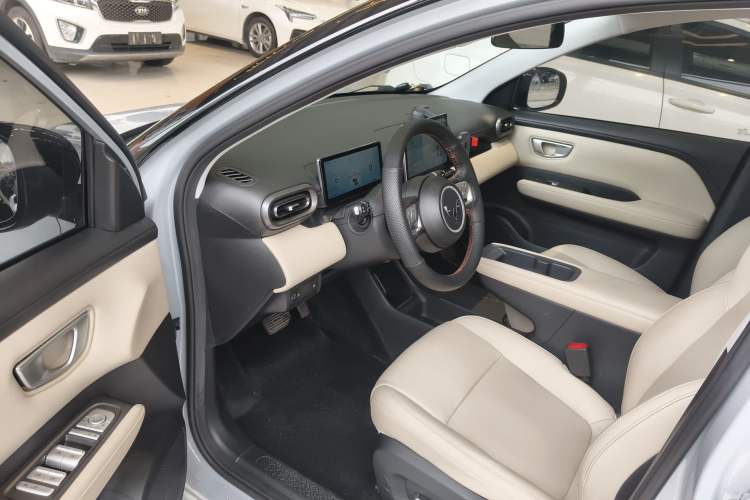 Used Wuling Bingo PLUS 2024 330 km Range Five-Seater Version Driver Seat