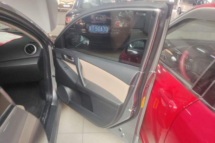 Used Mazda Mazda 3 2011 Sedan 1.6L Automatic Comfort Model
