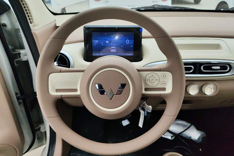 Used Wuling Hongguang MINIEV 2025 Four-Door Version Advanced Edition
