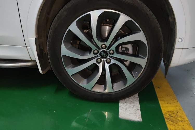 Used Land Rover Discovery Sport 2023 249 PS R-Dynamic HSE Luxury Custom Edition
