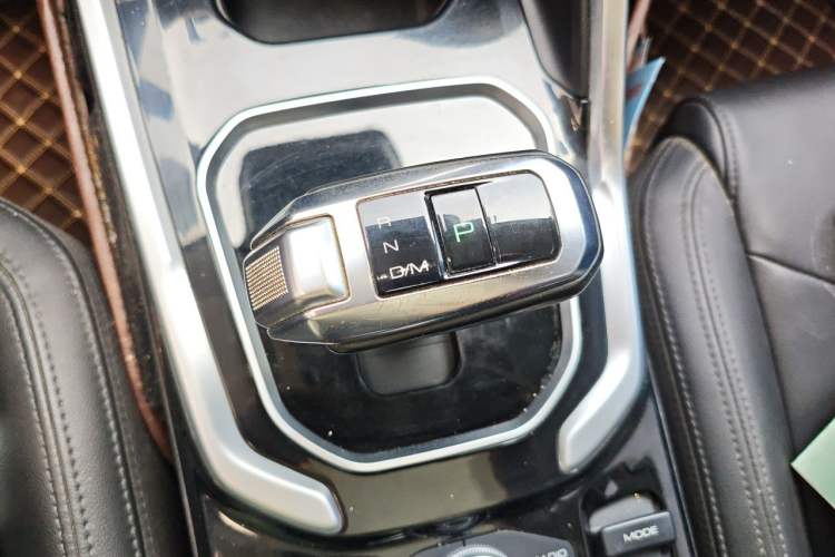 Used Haval H6 2017 Red Label 2.0T Automatic Two-Wheel Drive ZhiShang Model