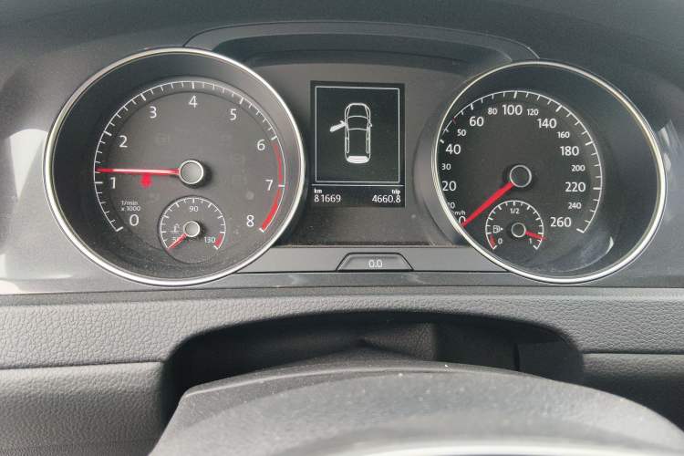 Used Volkswagen Golf 2020 280TSI DSG Comfort Version Odometer Close Up