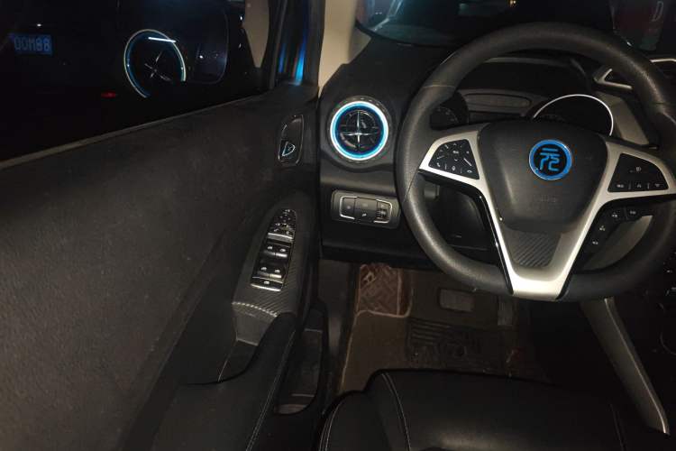 Used BYD Yuan New Energy 2018 EV360 Smart Connect Cool Edition Driver Seat