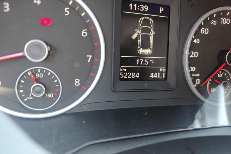 Used Volkswagen Tiguan 2016 300TSI Automatic All-Wheel Drive Fashion Vision Edition Odometer Close Up