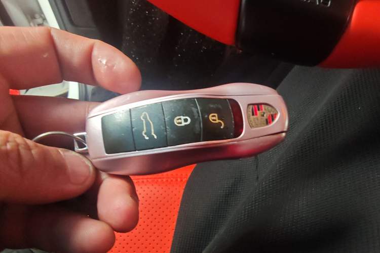 Used Porsche Cayenne 2011 3.6L automatic transmission U.S. specification Vehicle Key