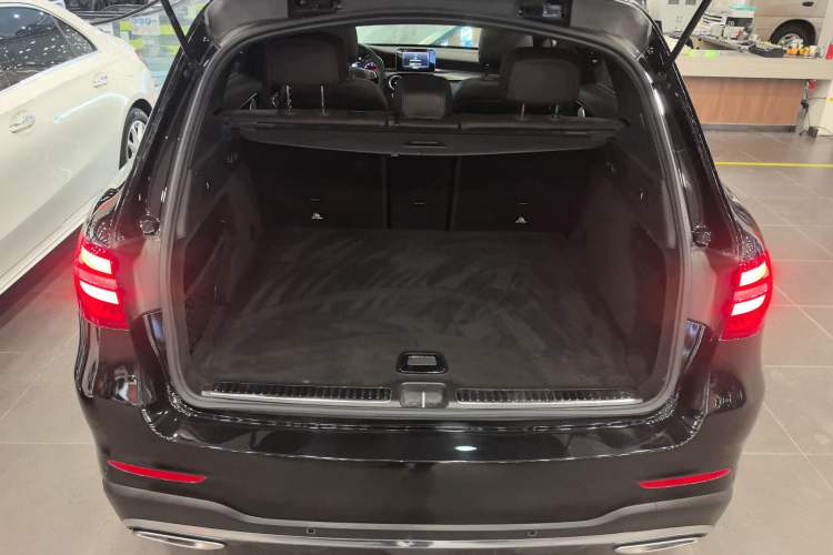 Used Mercedes-Benz GLC 2018 Facelift GLC 260 4MATIC Luxury Edition