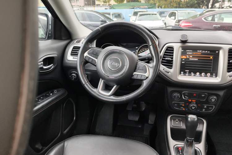 Used Jeep Compass 2017 200T Automatic Family Edition