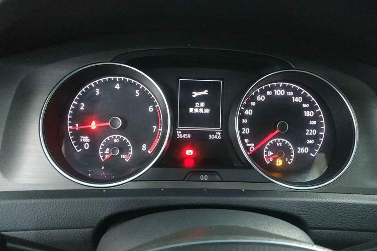 Used Volkswagen Golf 2015 1.4TSI Automatic Luxury Model Instrument Cluster