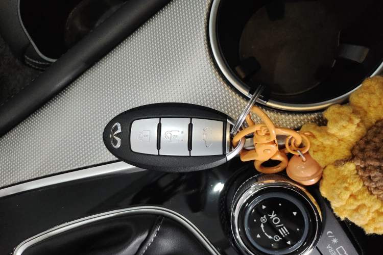 Used Infiniti Q50L 2018 2.0T Enjoyment Edition China V standard Vehicle Key