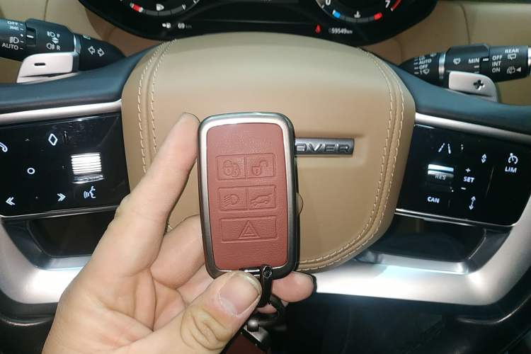 Used Land Rover Range Rover 2023 3.0 L6 400 PS Prestige Seven-Seater Extended Version
