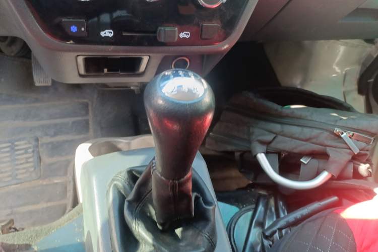 Used Jinbei Hiace X30 2023 1.5L Super-Enjoyment Van 2/5 Seats Non-Air-Conditioned Version SWC15M