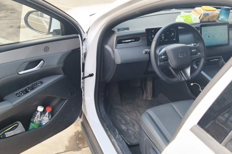 Used BYD Qin PLUS 2025 DM-i Smart Drive 55KM Leading Model