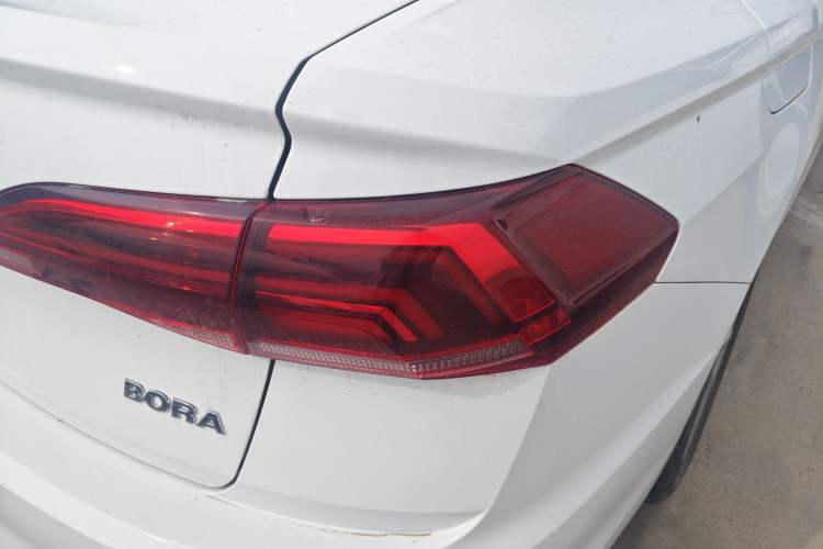 Used Volkswagen Bora 2020 1.5L Automatic Elite Version Right Rear Taillight