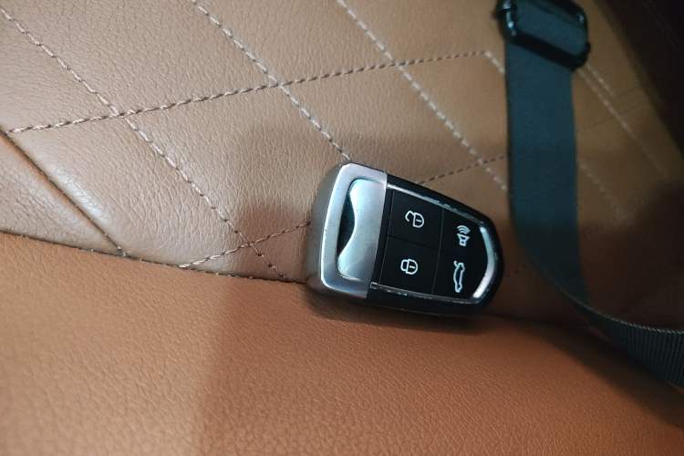 Used BORGWARD BX7 2016 28T Four-Wheel Drive Flagship Version 5 Seats Vehicle Key