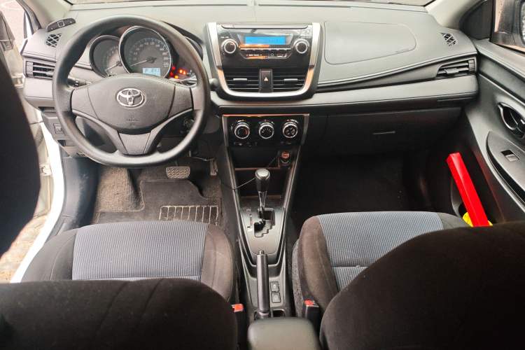 Used Toyota YARiS L Zhi Xiang 2019 1.5E CVT Dynamic Edition China VI compliant Center Console