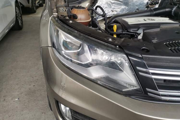 Used Volkswagen Tiguan 2015 1.8TSI Automatic Two-Wheel Drive Luxury Model Right Front Headlight